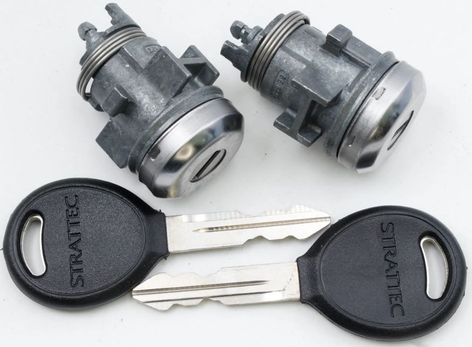 703691 Chrysler Door Lock Pair (coded with keys) Strattec Lock Part